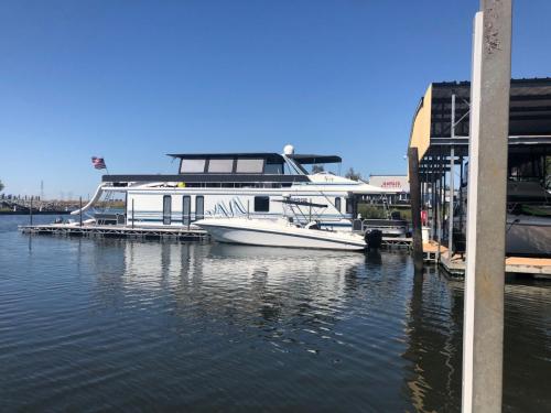 78ft 50amps 680 per month