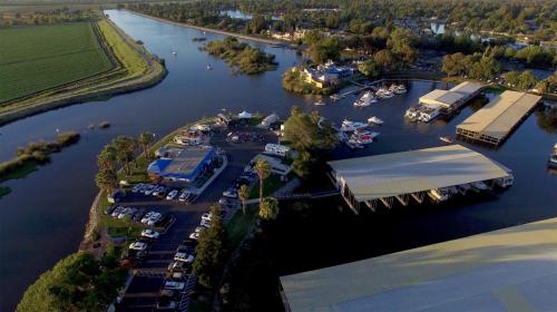 Music in the Park at Riverside RV Park, Village West Marina & Resort