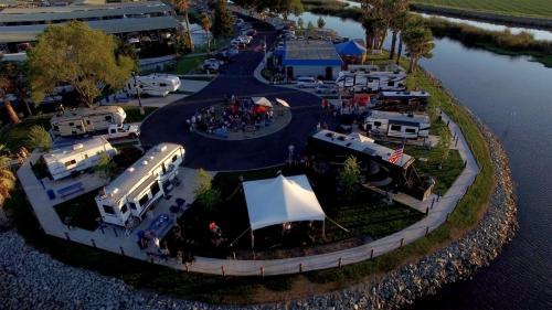 Screen Shot 2019Music in the Park at Riverside RV Park, Village West Marina & Resort-07-01 at 12.58.19 PM-min