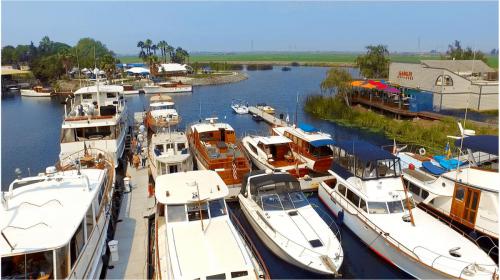 Village West Marina & Resort